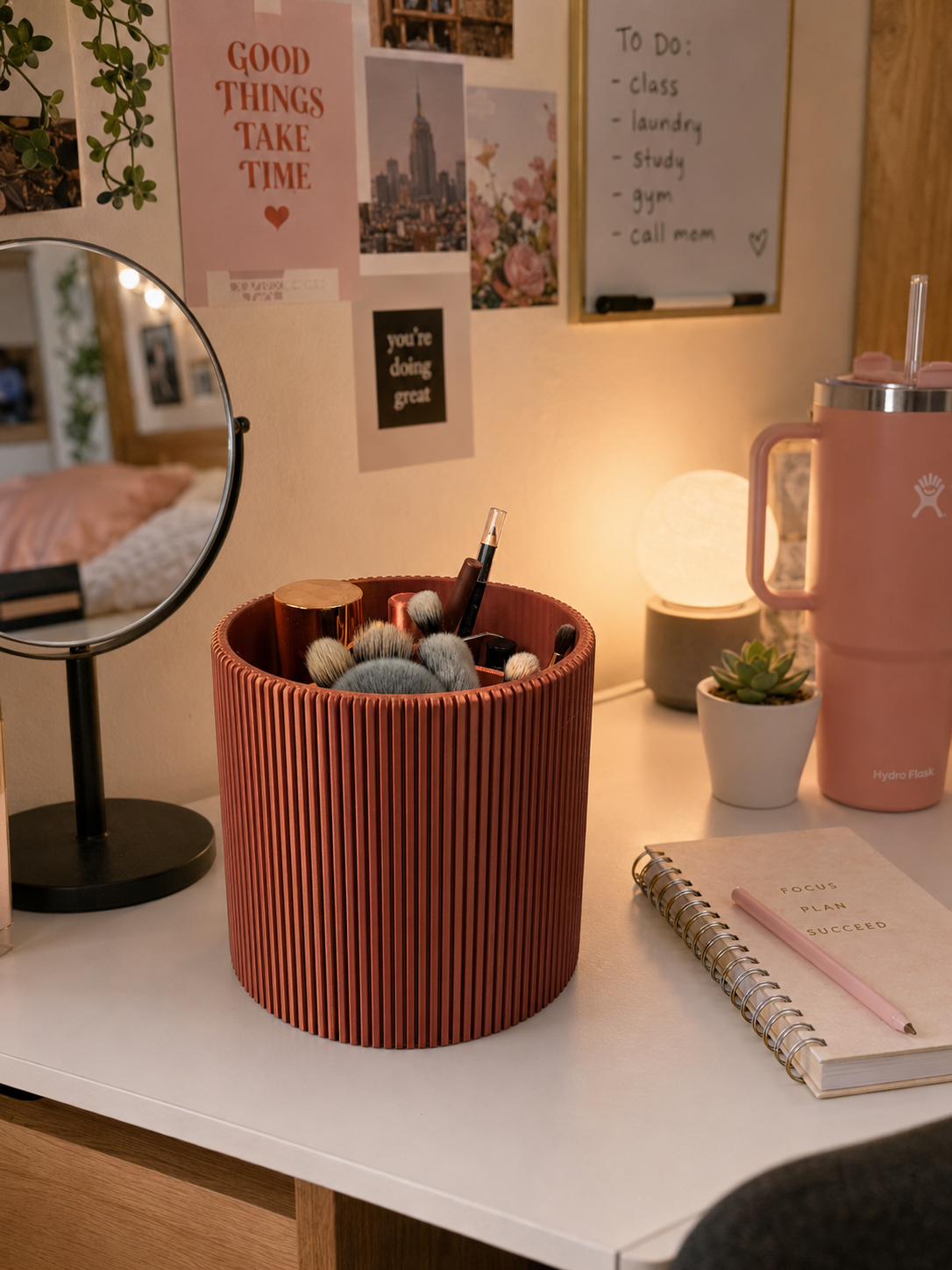 Modern Makeup Organizer – Rotating Vanity Storage