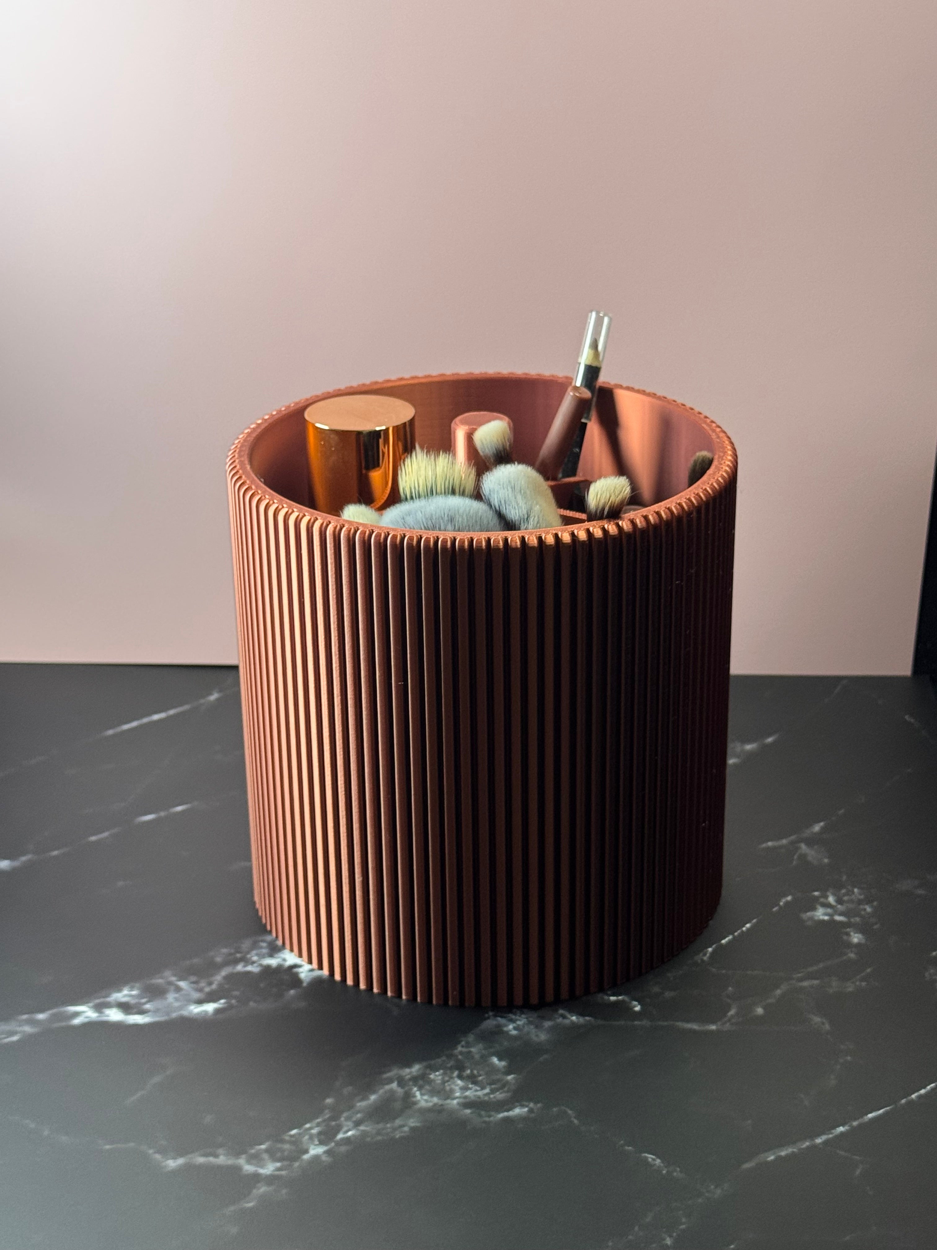 Modern Makeup Organizer – Rotating Vanity Storage